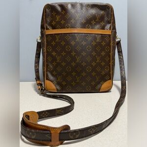 Louis Vuitton Vintage Danube Gm Monogram
Canvas Leather
